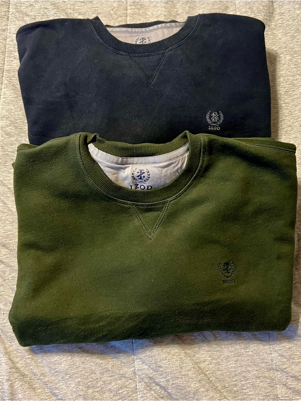 Lot of 2 IZOD Men's Crewneck Sweatshirts - Olive Green + Navy | Men’s XL